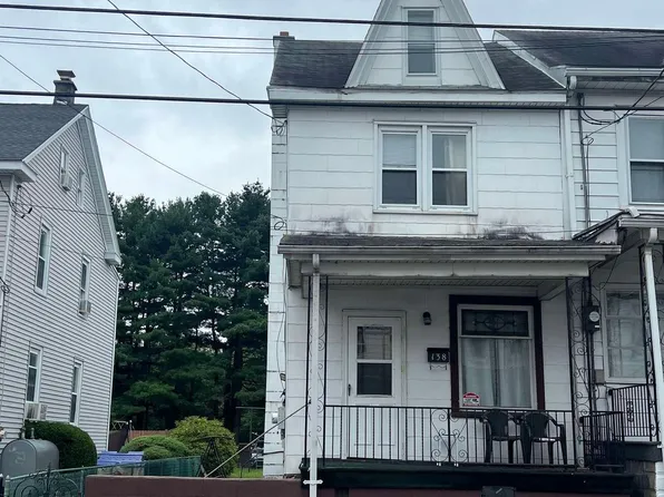 138 W Saylor St, Mount Carmel, PA 17851