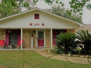 226 Thomas Rd, Palestine, TX 75803