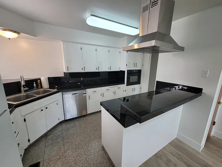 1355 N Matus Ave — Photo 7