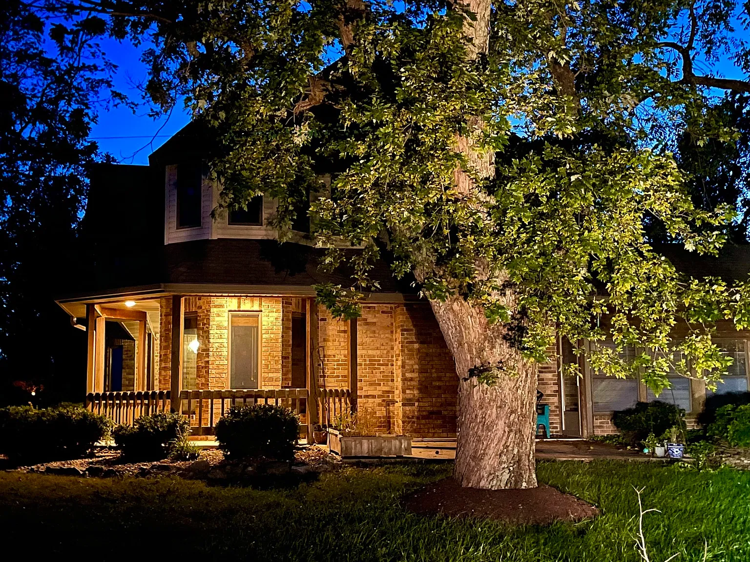 3 bed, 2.5 bath, 3300 sqft, $2,800 — Photo 3