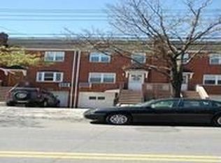 60-70 69th Pl, Flushing, NY 11378