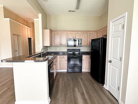 4th image of 2199 Purple Leaf Ln