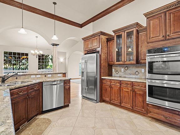 5th image of 3016 Riverbend Dr