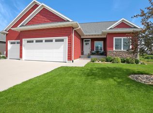 4123 Berry Hill Rd, Cedar Falls, IA 50613