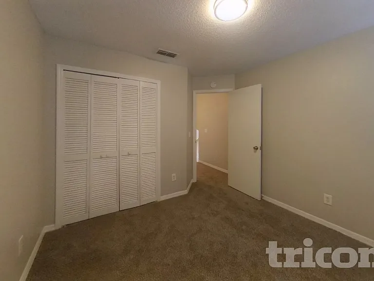 1627 Chatham Cir — Photo 13