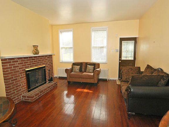 2nd image of 942 New Market St