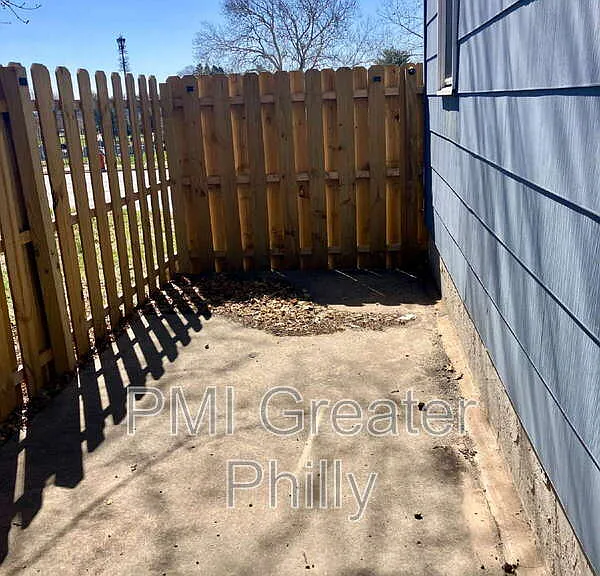 1523 W Cheltenham Ave — Photo 13