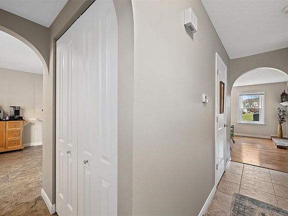 5th image of 511 Sunrise Dr