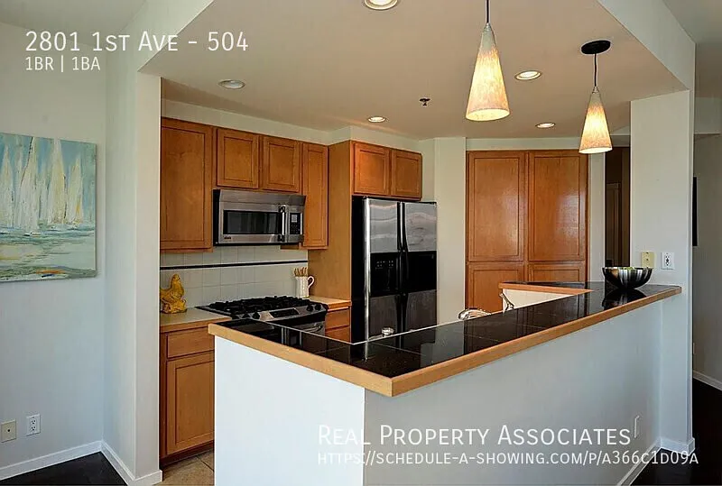 Amazing 1 Bedroom 1 Bath Corner Condo In Seattle * Garage Parking Available* — Photo 4