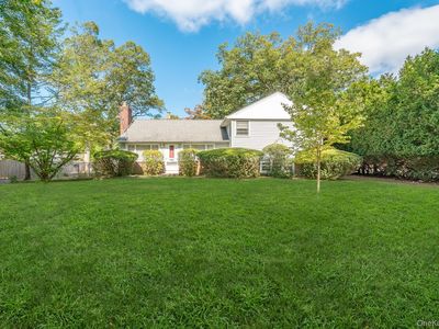 83 Sunrise Lane, Smithtown, NY, 11787