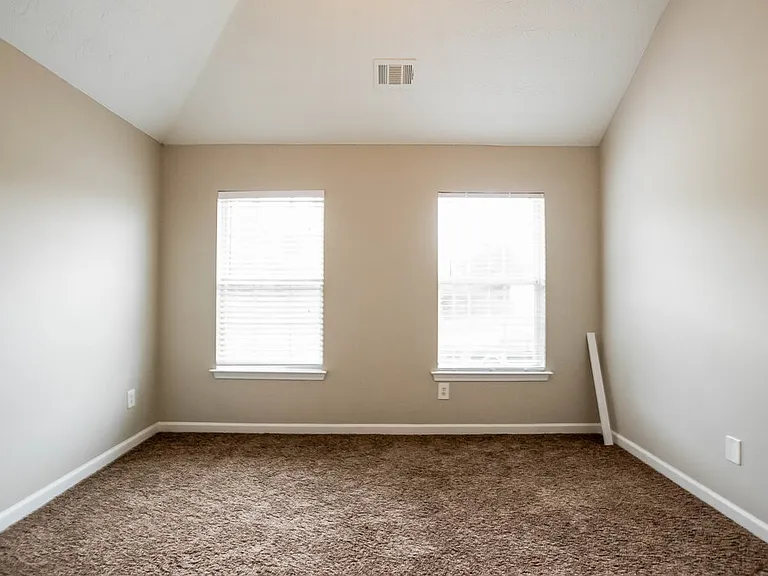 3814 Hadley Rd — Photo 7