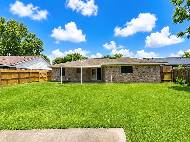 2806 Spa Dr — Photo 2