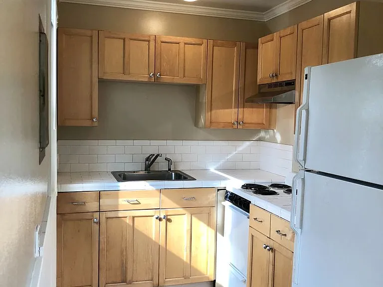 815 15th Ave E #5 — Photo 5