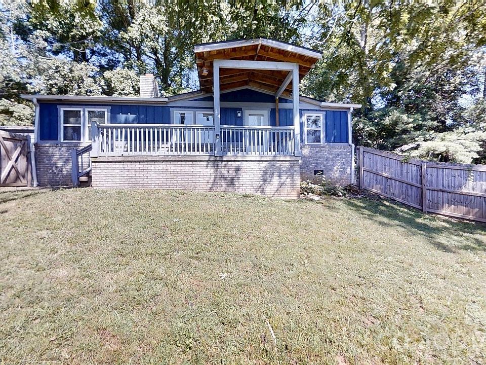 1st image of 7 Fieldtop Ln