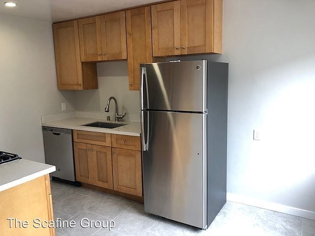 1st image of 1411 S B St APT 3