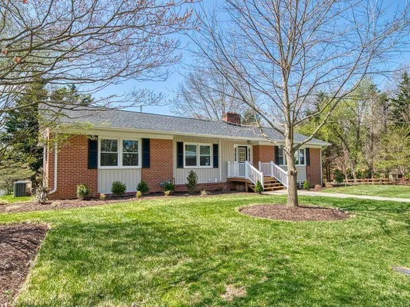 1402 Palmer Dr, Blacksburg, VA 24060