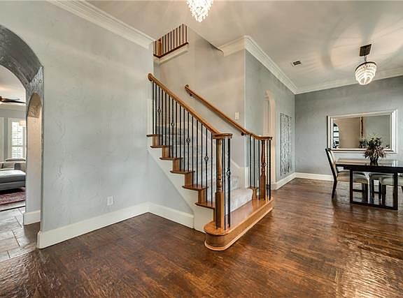 5th image of 210 Skyline Dr