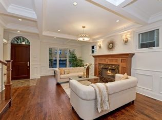 2253 W Melrose St, Chicago, IL 60618