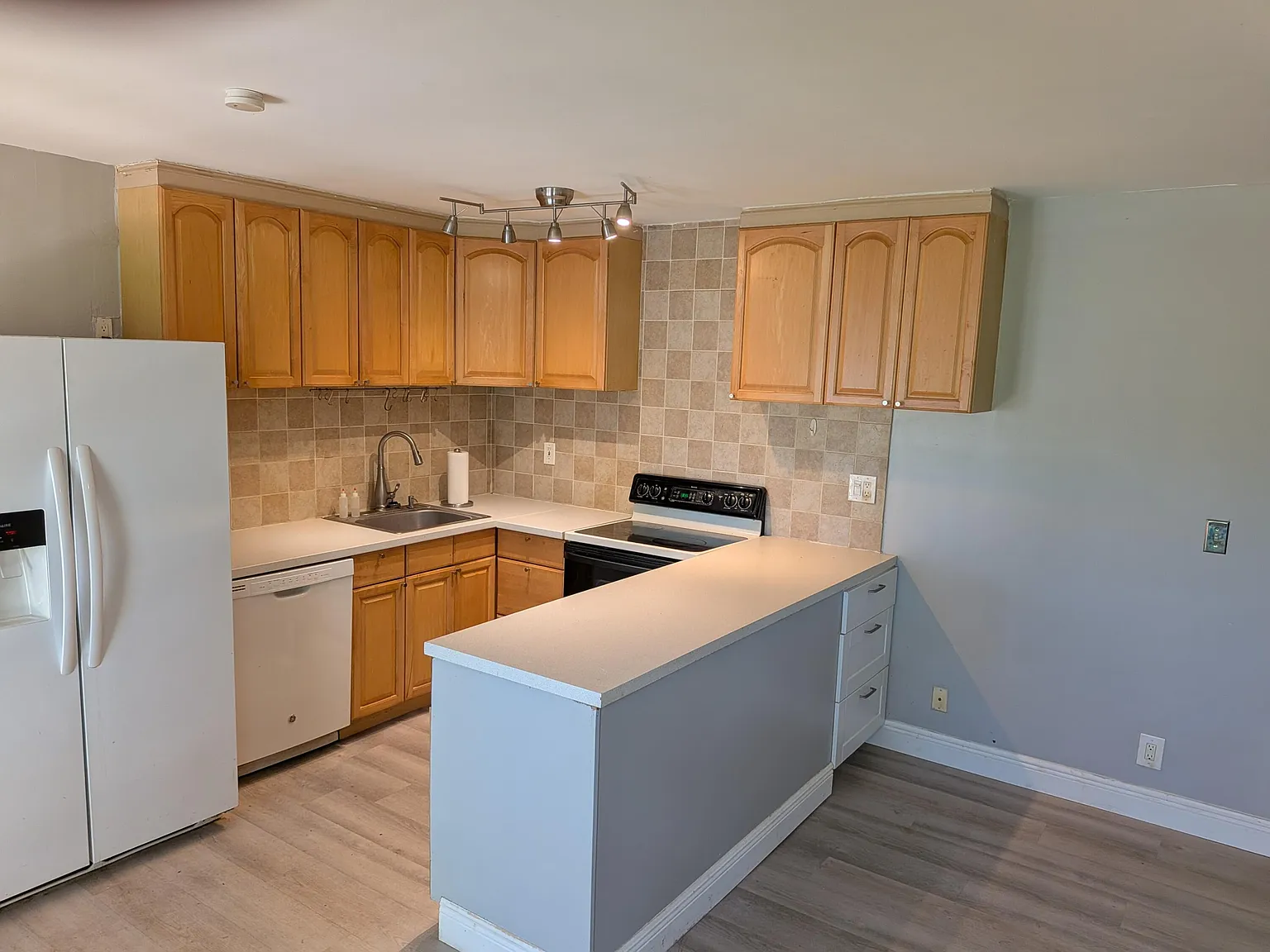 1 bed, 1.0 bath, 600 sqft, $1,650 — Photo 3