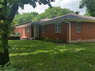 209 W Garnett St, Gainesville, TX 76240