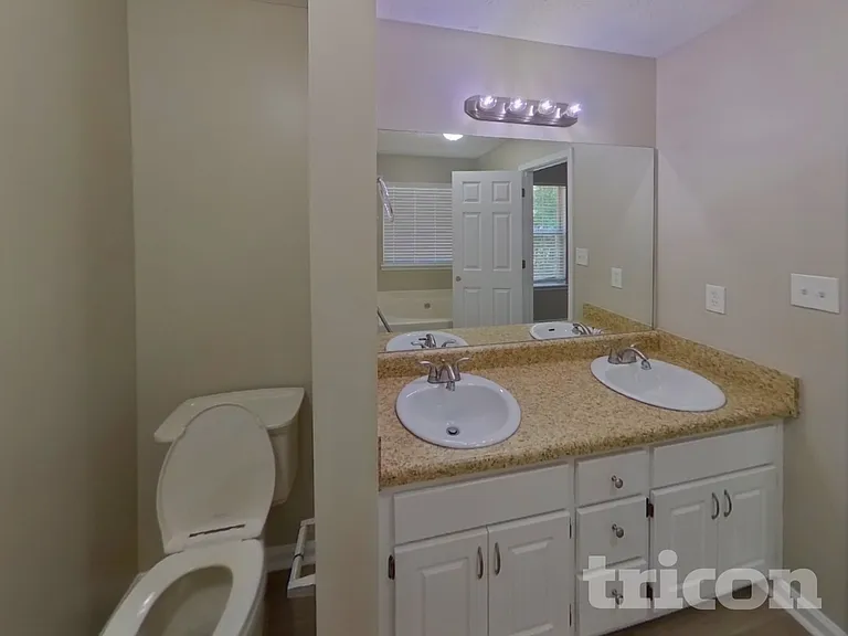 760 Country Lake Ct — Photo 9
