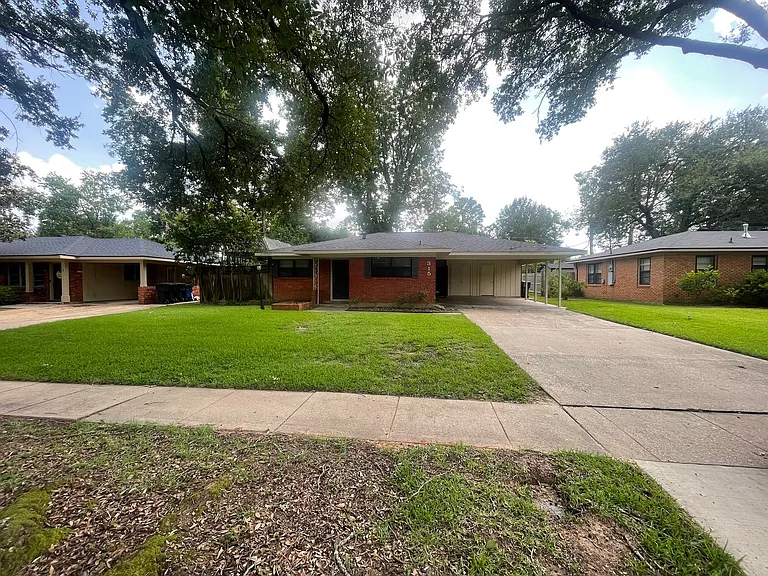 315 E Southfield Rd — Photo 2