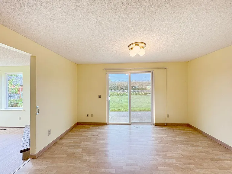 41 McLaughlin Rd — Photo 9