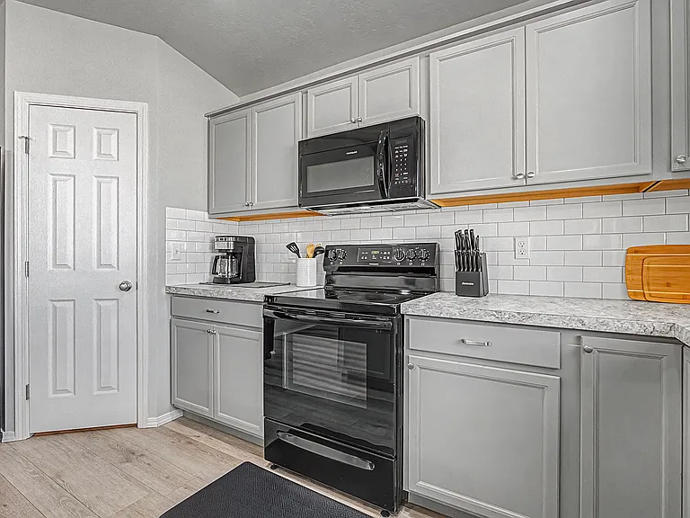 2742 W Balboa Dr — Photo 41