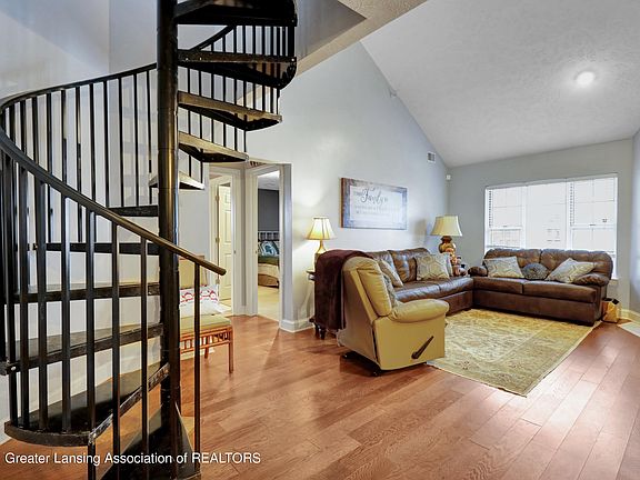 4th image of 268 W Saginaw St APT 301