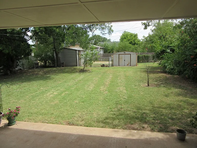 2509 S 25th St — Photo 18