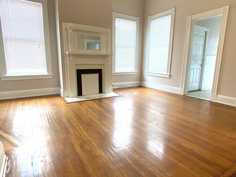 118 E 31st St #2 — Photo 12