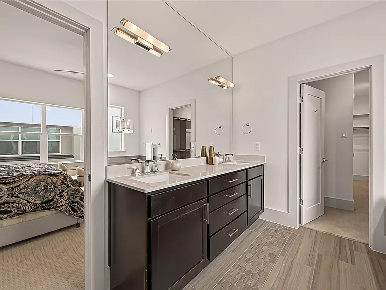 1604 Ovid St #B — Photo 36