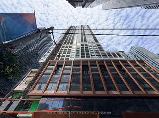 400 King St W #1912, Toronto, ON M5V 1K2
