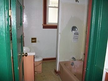5th image of 3800 E Pulaski Ave