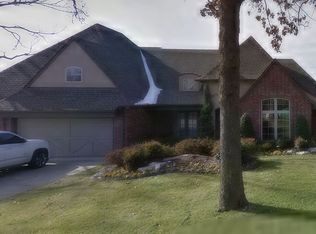 3240 S Zunis Pl, Tulsa, OK 74105