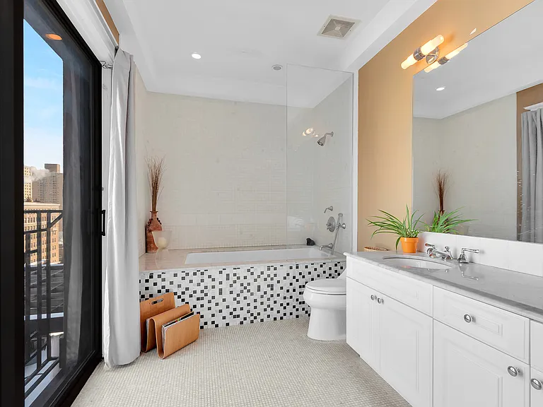 215 W 90th St #PHD — Photo 16
