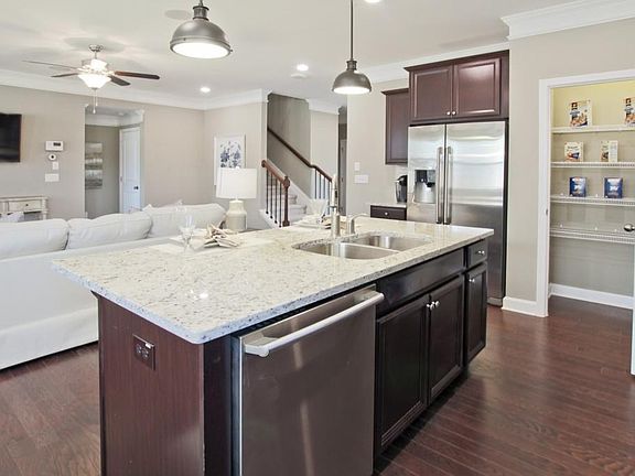 3rd image of 5173 Golden Oak Cv