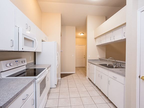5th image of 3931 Creek Woods Dr