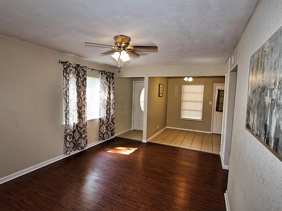 3rd image of 621 S Andrews Ave