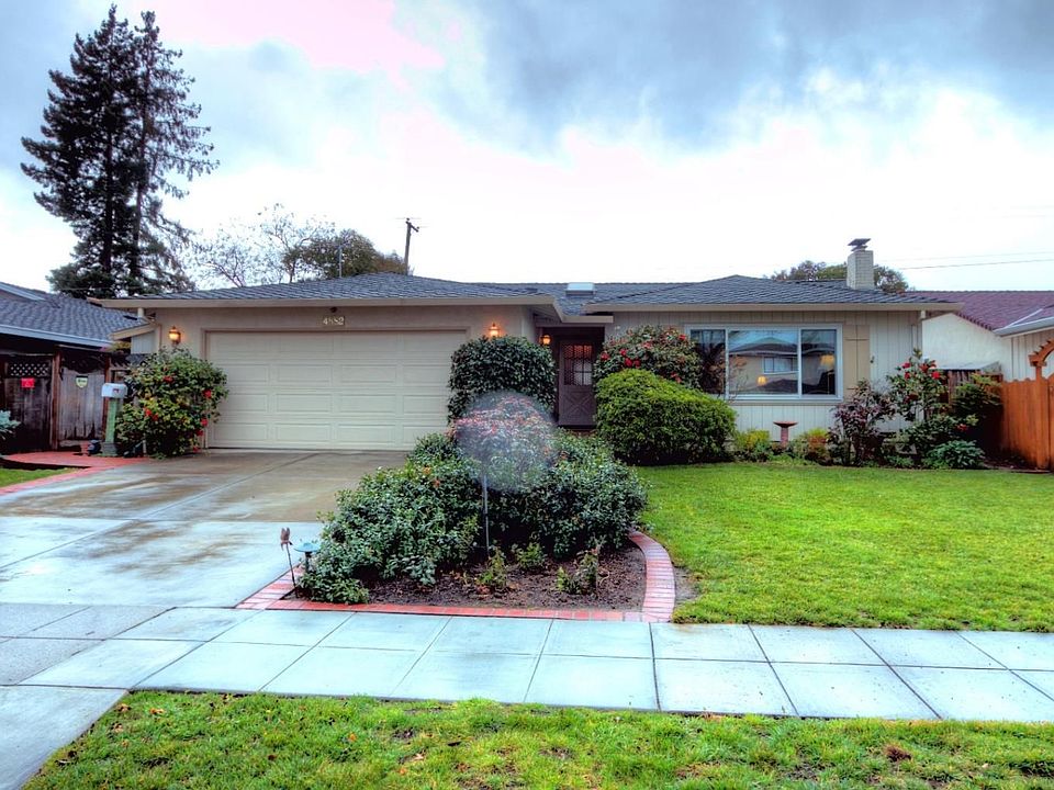 1st image of 4882 Clarendon Dr