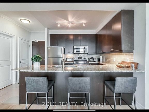 4th image of 100 John St #1905