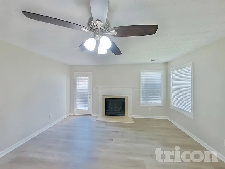305 Little Creek Rd — Photo 2