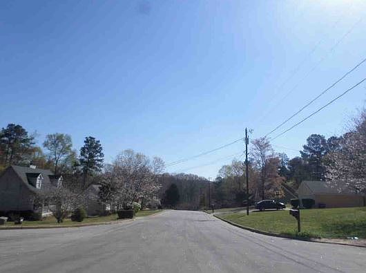 2nd image of 1508 Windy Oaks Ct SE