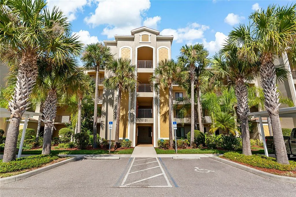 2 bed, 2.0 bath, 1156 sqft, $2,250 — Photo 1