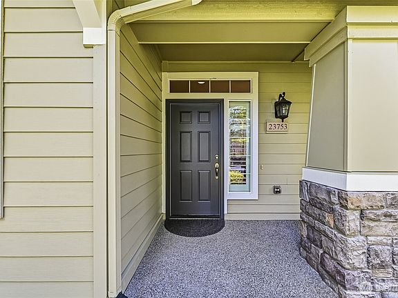 4th image of 23753 NE Twinberry Way
