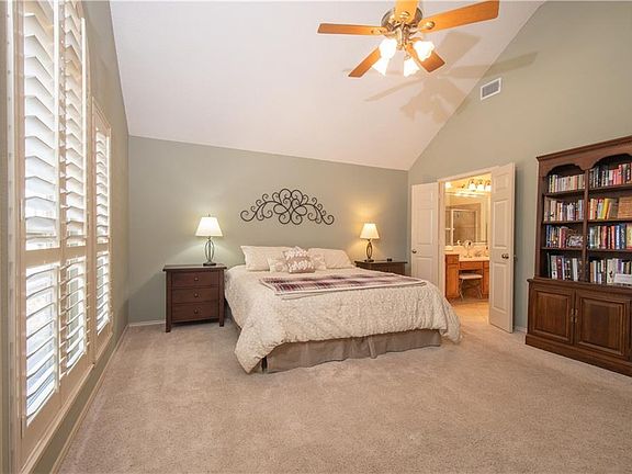 2nd image of 11709 Charlotte Ln