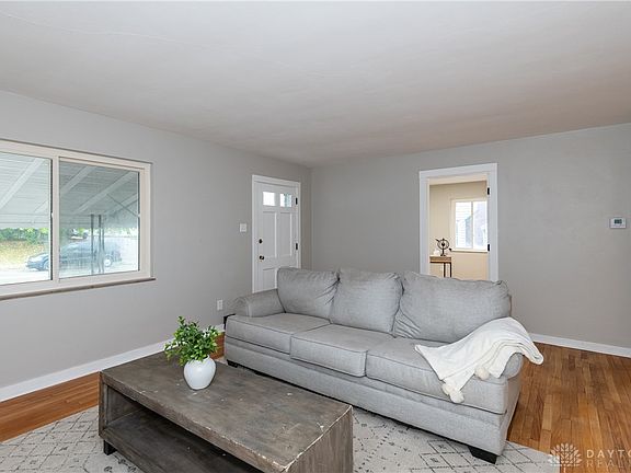 3rd image of 412 Mertland Ave