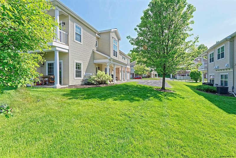 3rd image of 901 VLY POINTE Drive