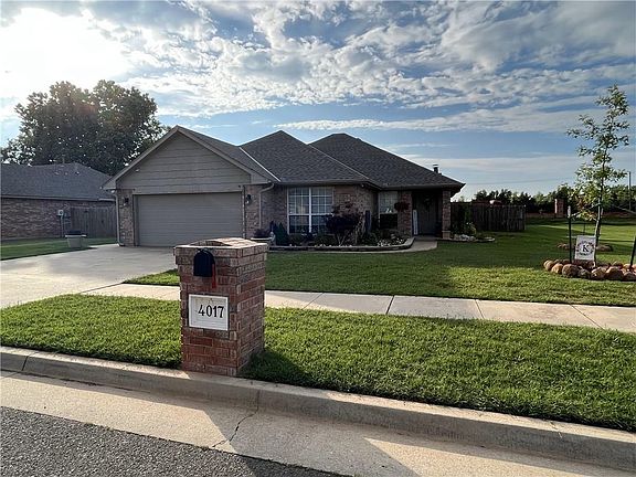 3rd image of 4017 Tori Pl