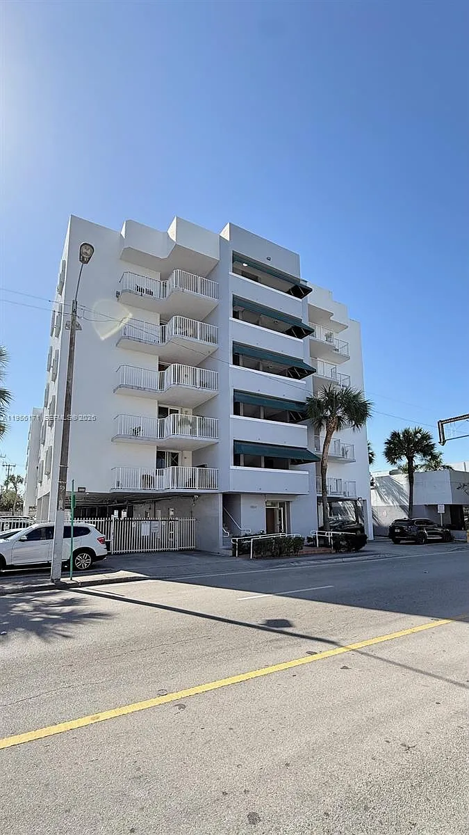 Building Photo - 4854 NW 7th St #508